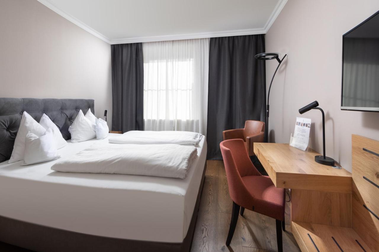 Hotel Goldene Sonne Landshut Kültér fotó