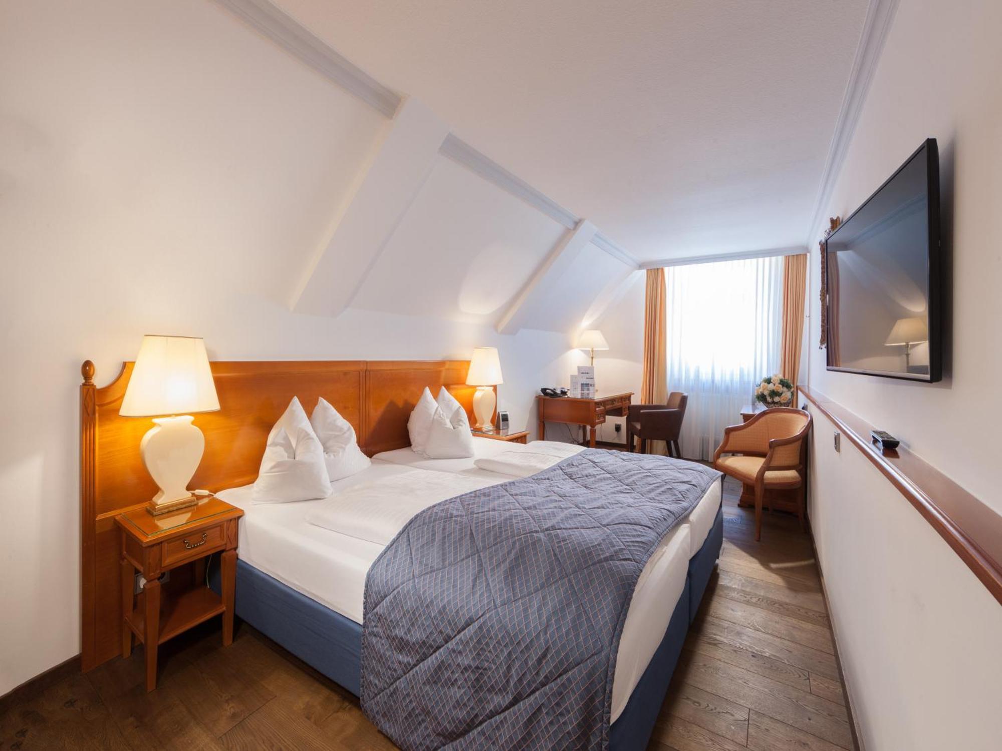 Hotel Goldene Sonne Landshut Kültér fotó